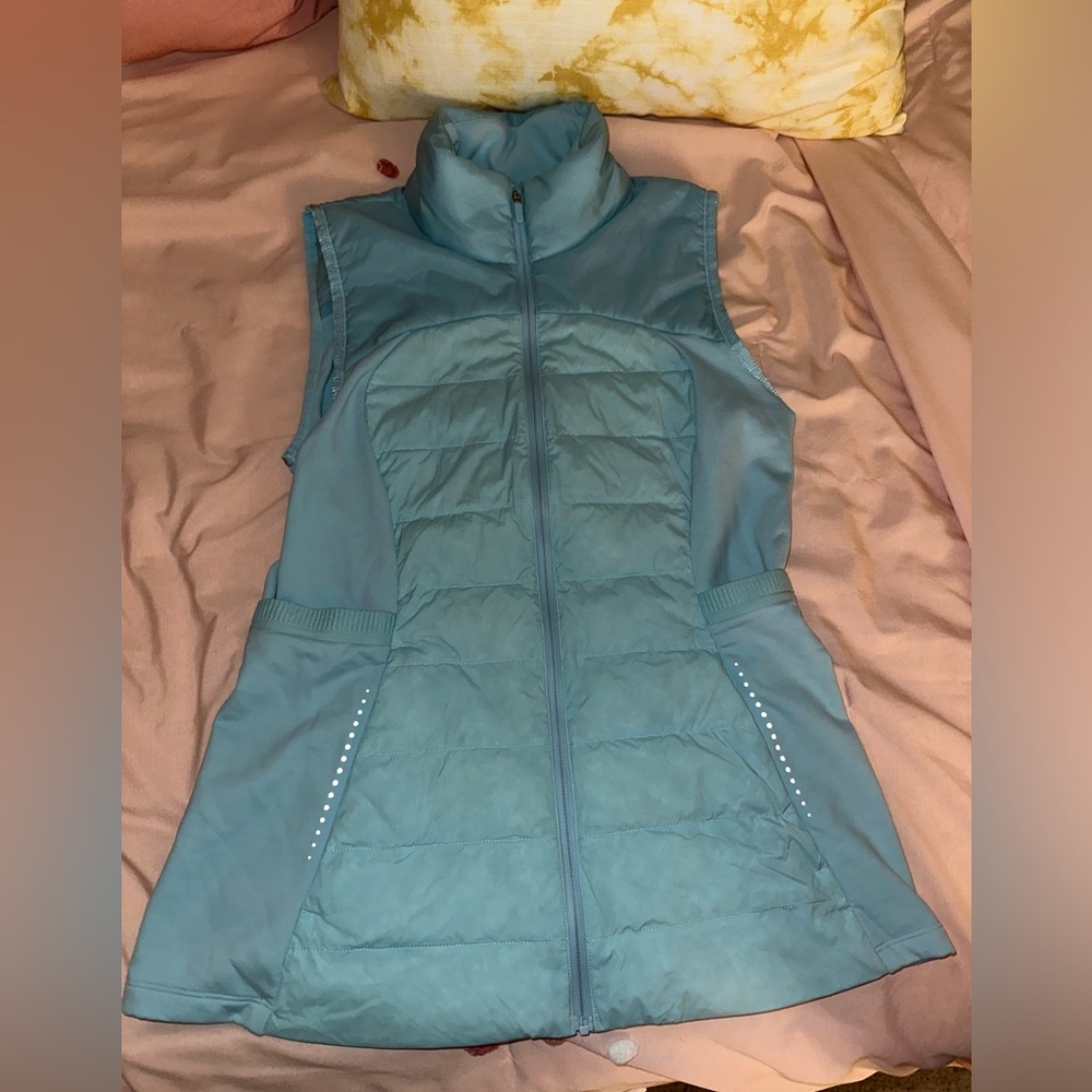 lululemon athletica Down for it All vest size 8